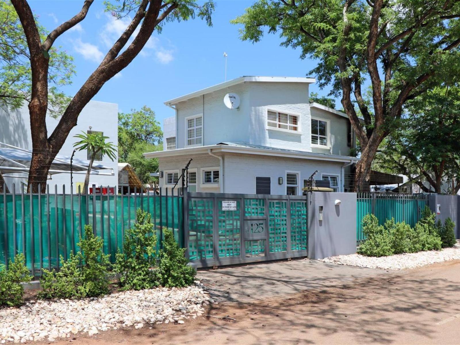 Apartments @ 125 Gaborone Exterior photo